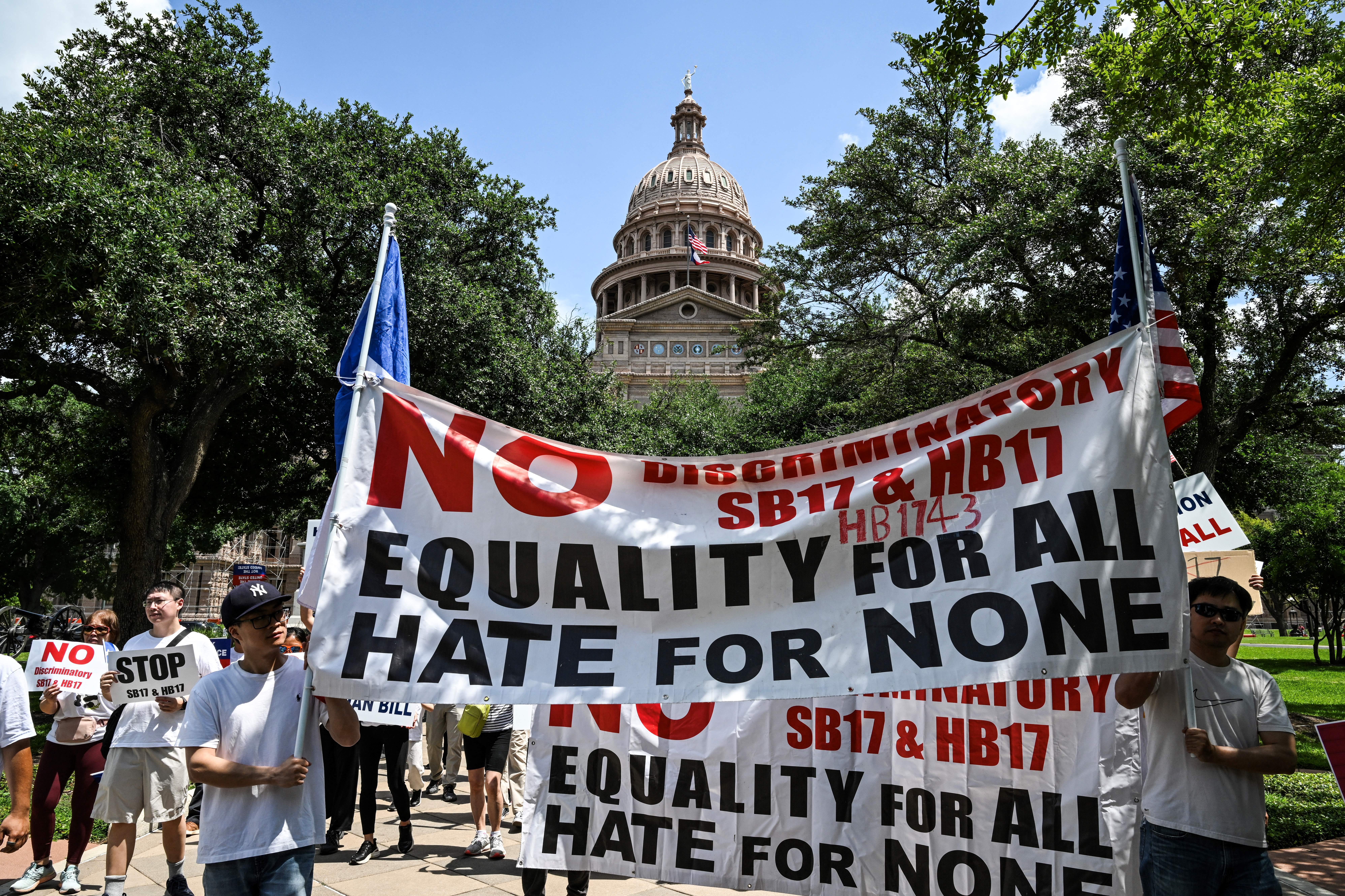 U.S. freezes immigrant visas for 75 countries in sweeping expansion of Trump-era